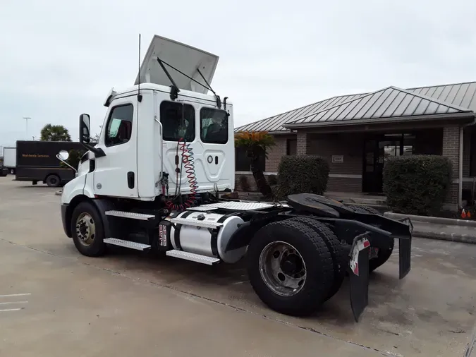 2020 FREIGHTLINER/MERCEDES NEW CASCADIA 116