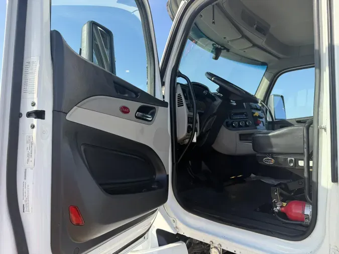 2023 Peterbilt 579