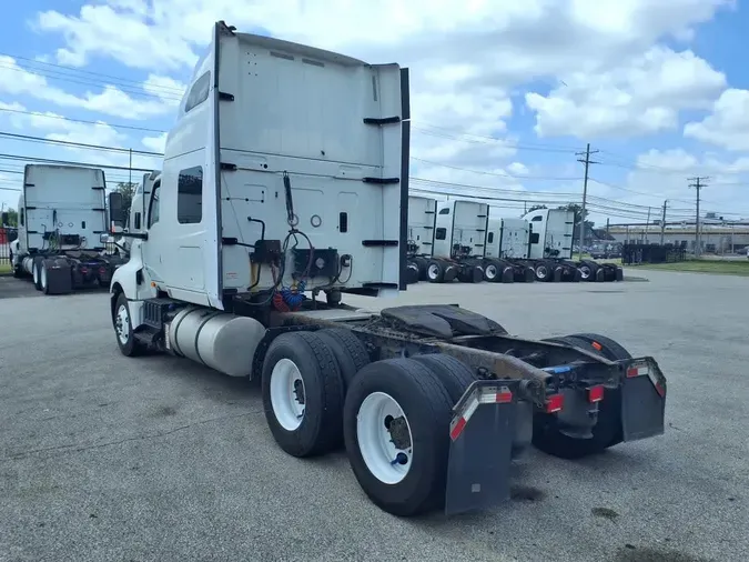 2019 NAVISTAR INTERNATIONAL LT625 SLPR CAB