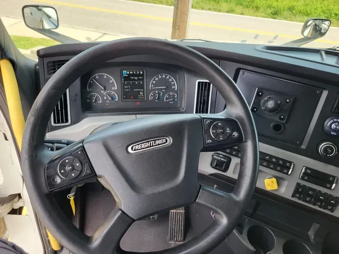 2022 Freightliner Cascadia