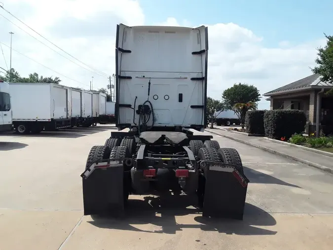 2019 NAVISTAR INTERNATIONAL LT625 SLPR CAB