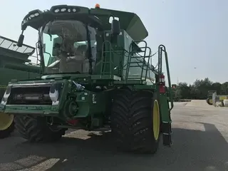 2015 John Deere S690