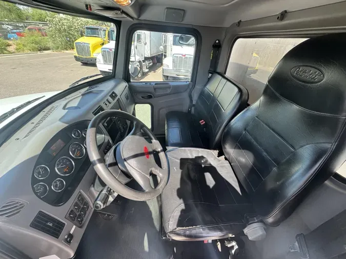 2019 Peterbilt 337