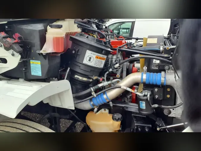 2016 FREIGHTLINER/MERCEDES M2 106