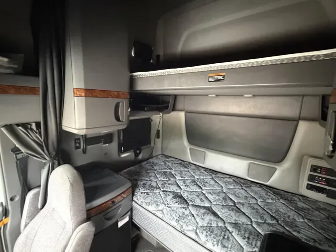 2022 International LT625