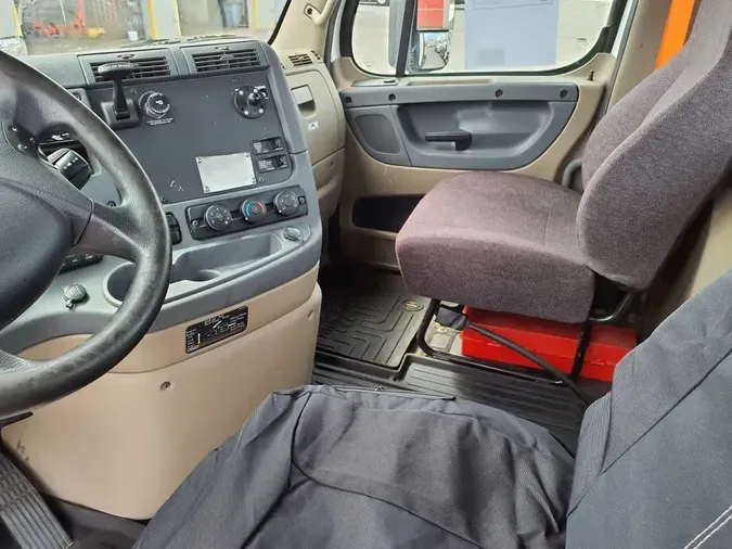 2018 FREIGHTLINER/MERCEDES CASCADIA 125
