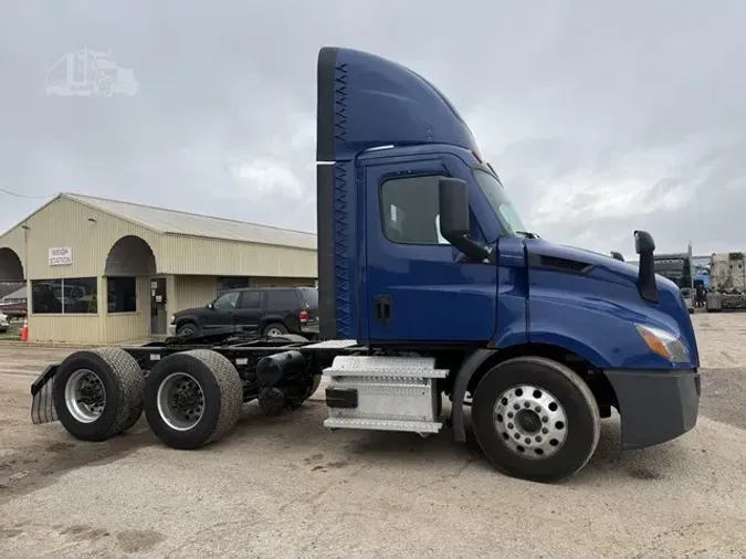 2021 FREIGHTLINER CASCADIA 116