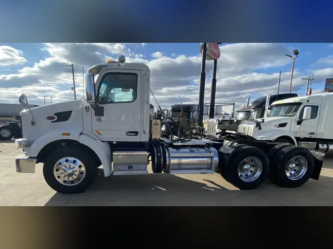 2020 Peterbilt 567