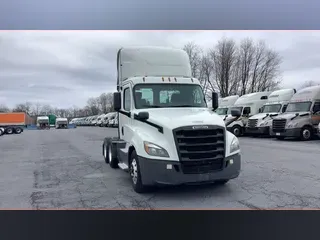 2020 Freightliner Cascadia 126