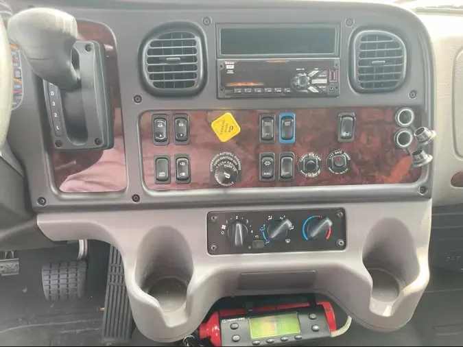 2020 FREIGHTLINER M2 106