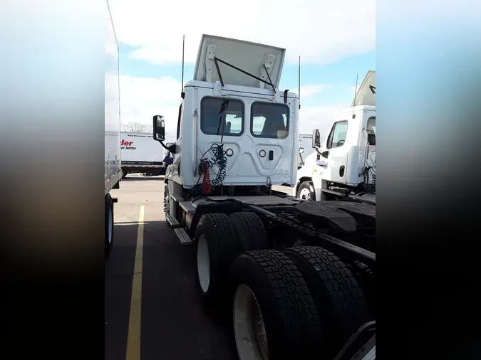 2019 FREIGHTLINER/MERCEDES CASCADIA 125