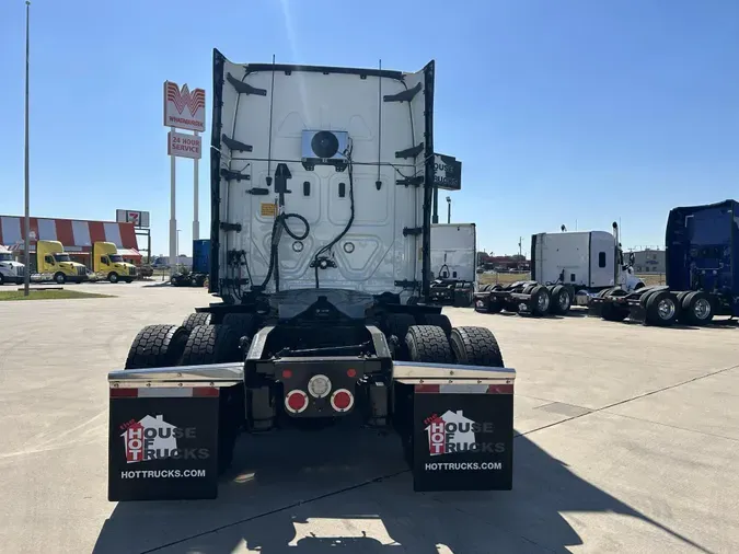 2021 Freightliner Cascadia