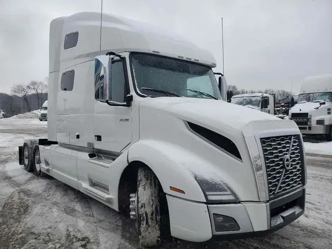 2020 VOLVO VNL64T760