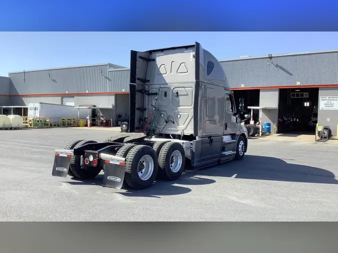 2024 Freightliner Cascadia 126