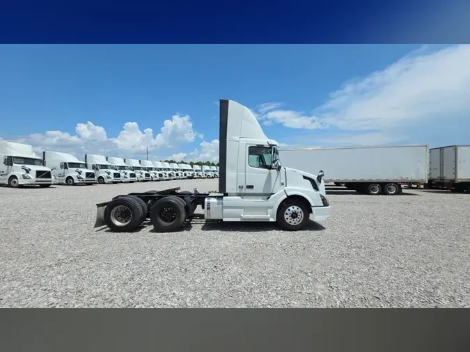 2018 Volvo VNL300