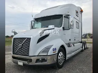 2020 VOLVO VNL64T860