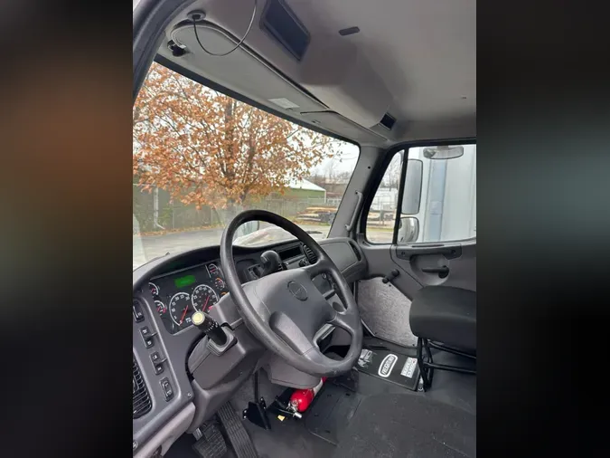 2019 FREIGHTLINER/MERCEDES M2 106