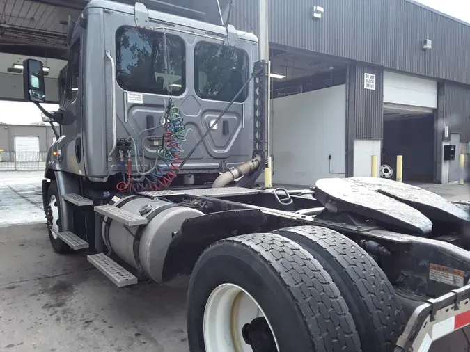 2018 FREIGHTLINER/MERCEDES CASCADIA 113