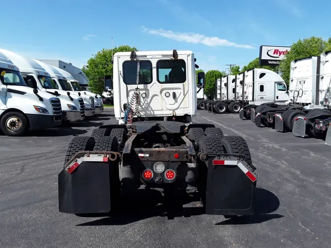 2018 FREIGHTLINER/MERCEDES CASCADIA 125