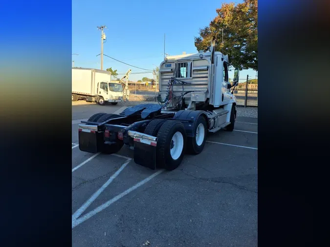 2018 FREIGHTLINER/MERCEDES CASCADIA 125
