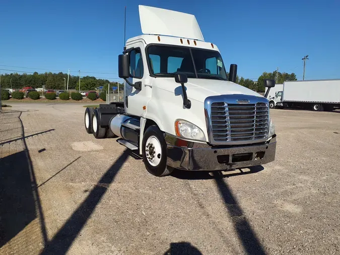 2018 FREIGHTLINER/MERCEDES CASCADIA 125