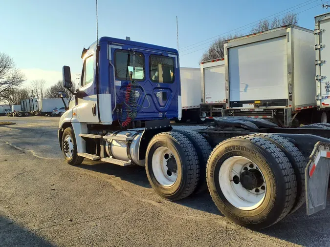 2016 FREIGHTLINER/MERCEDES CASCADIA 125