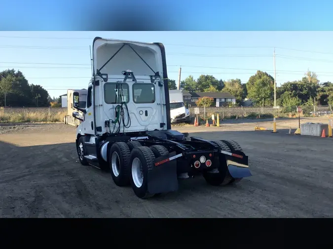 2019 Freightliner Cascadia 126