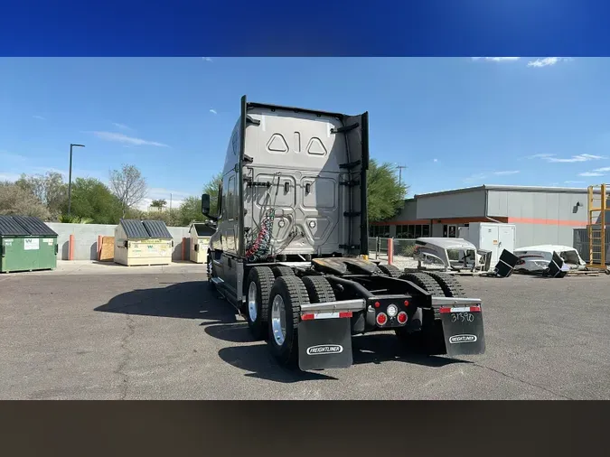 2024 Freightliner Cascadia 126