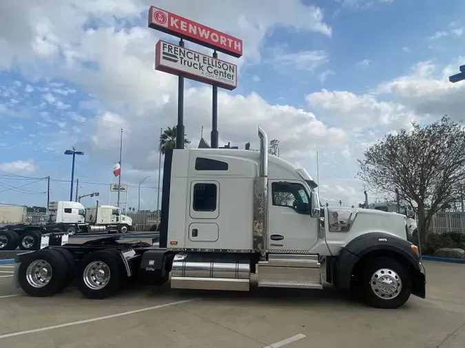 2023 Kenworth W9900eae3d3b2c1e871ae39e8bb4992bf54f