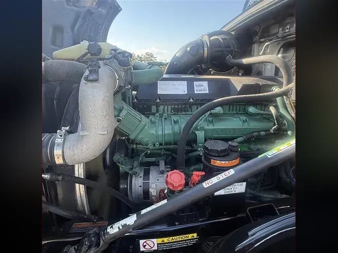 2021 VOLVO VNR7400eb2d3d7e34b3628e0aa2819395c809f