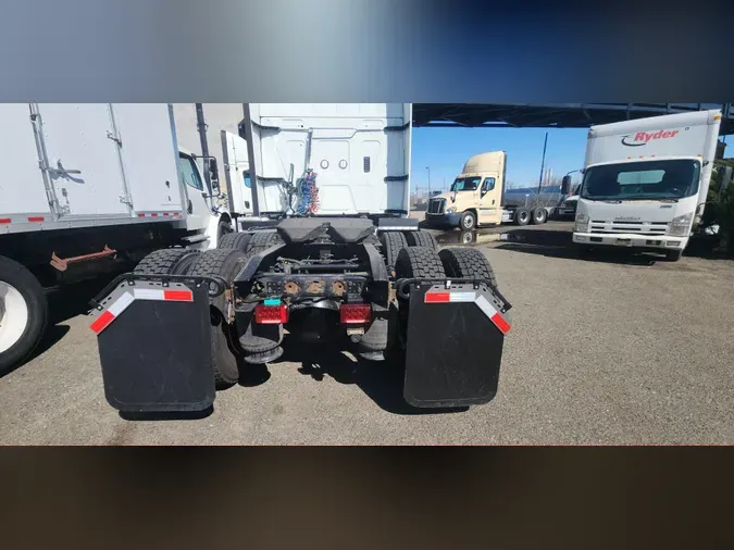 2019 NAVISTAR INTERNATIONAL LT625 SLPR CAB