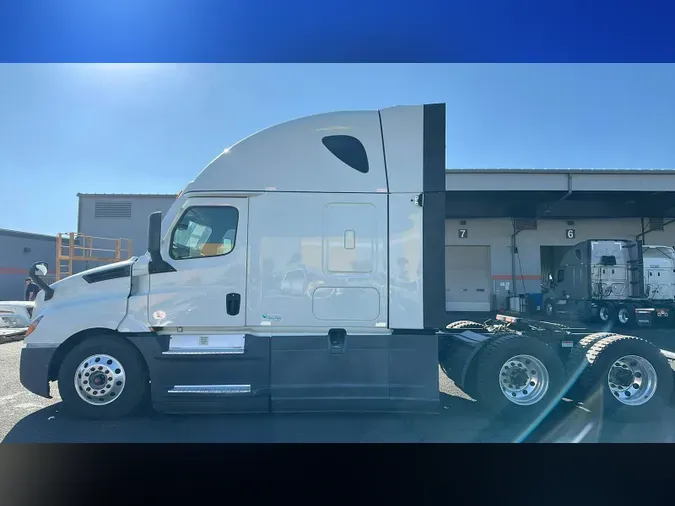 2022 Freightliner Cascadia 1260eb637ec4f8b5724421573006570b3cb