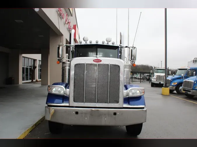 2022 Peterbilt 389