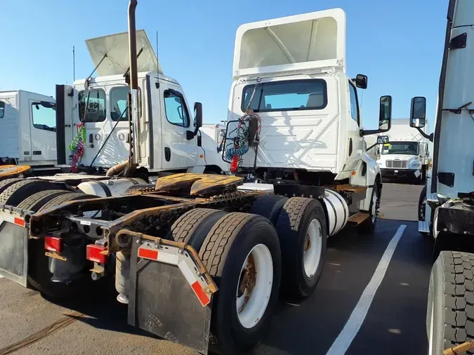 2019 NAVISTAR INTERNATIONAL LT625 DAYCAB T/A
