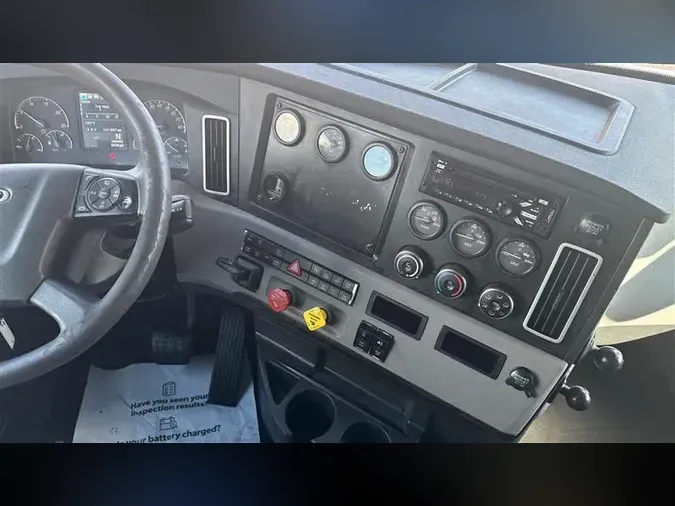 2019 FREIGHTLINER CA126