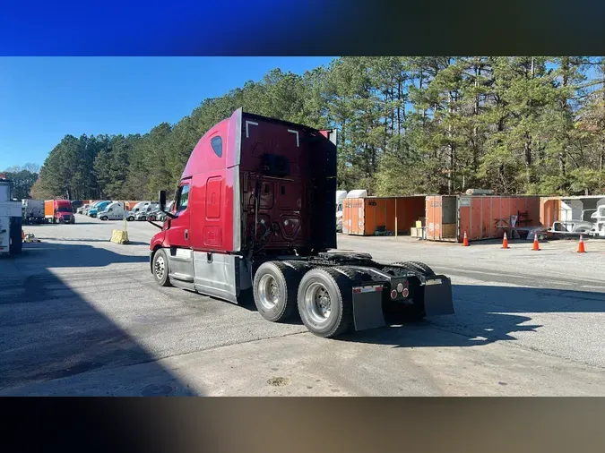 2021 Freightliner Cascadia 126