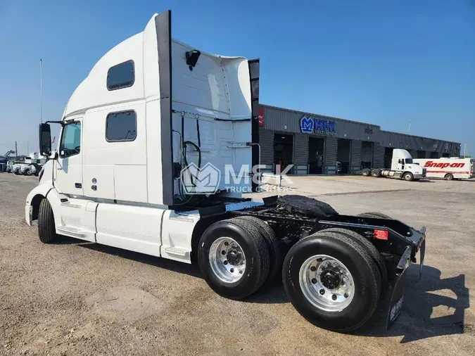 2022 VOLVO VNL64T860