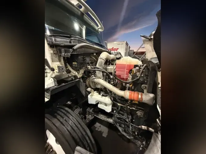 2019 NAVISTAR INTERNATIONAL RH613 DAYCAB S/A