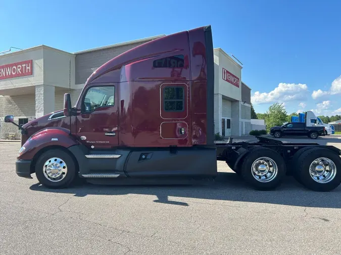 2021 Kenworth T680 Short Hood