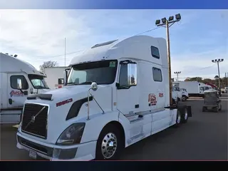 2010 VOLVO VNL64T780