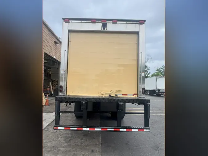 2019 FREIGHTLINER M2 106