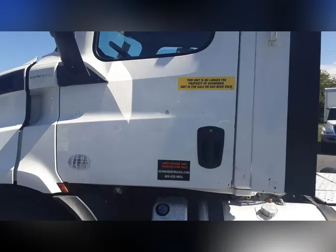 2019 Freightliner Cascadia 126