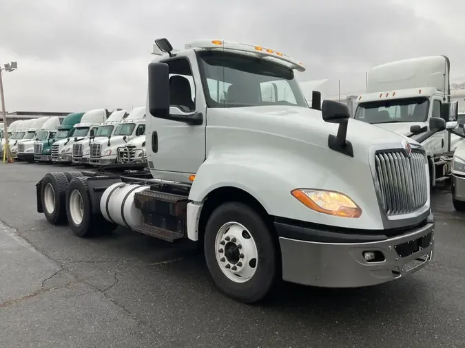 2019 NAVISTAR INTERNATIONAL LT625 DAYCAB T/A