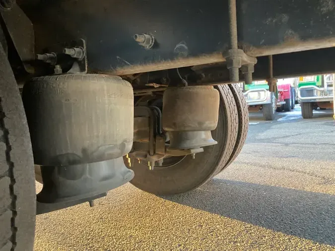 2018 FREIGHTLINER/MERCEDES M2 106