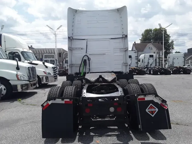 2019 VOLVO VNL64T-760