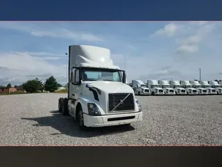 2018 Volvo VNL300