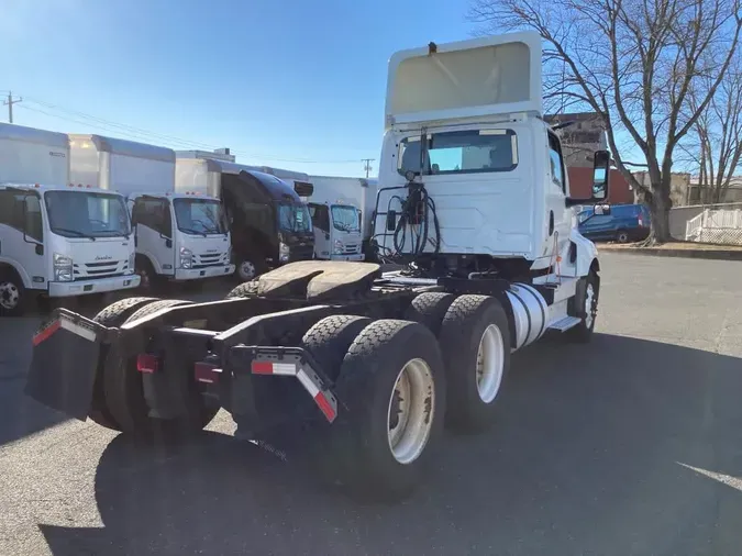 2019 NAVISTAR INTERNATIONAL LT625 DAYCAB T/A