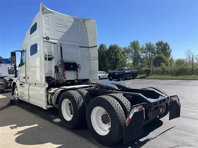 2020 VOLVO VNL760