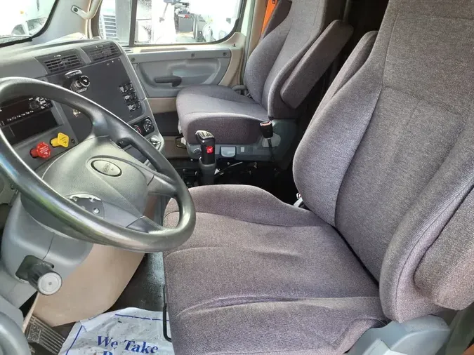 2019 FREIGHTLINER CASCADIA 1250edb1d0d6bc0197f49bfb5a735293aea