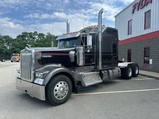 2023 Kenworth W900L